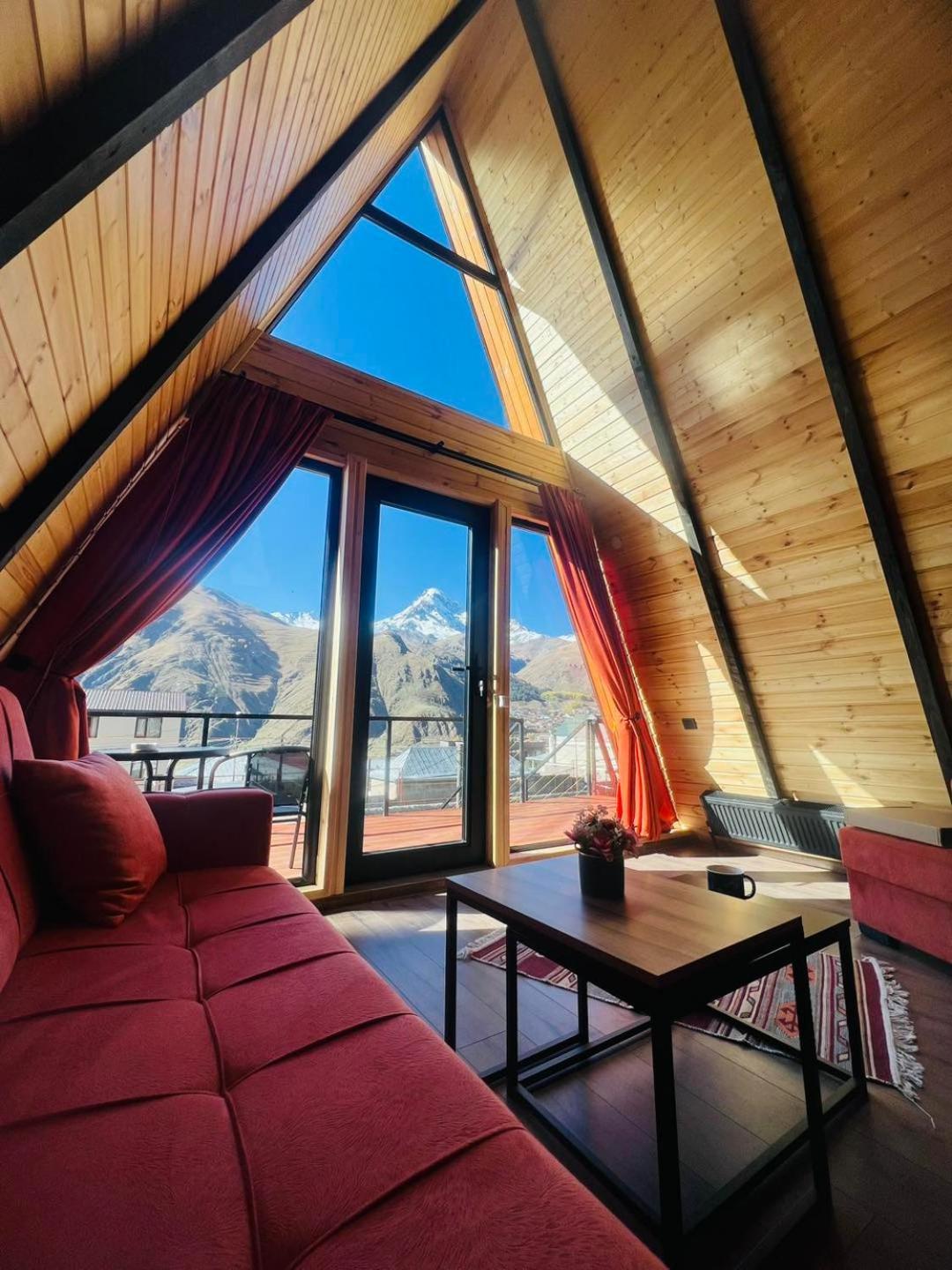 Pyramid Kazbegi Hotel Luaran gambar
