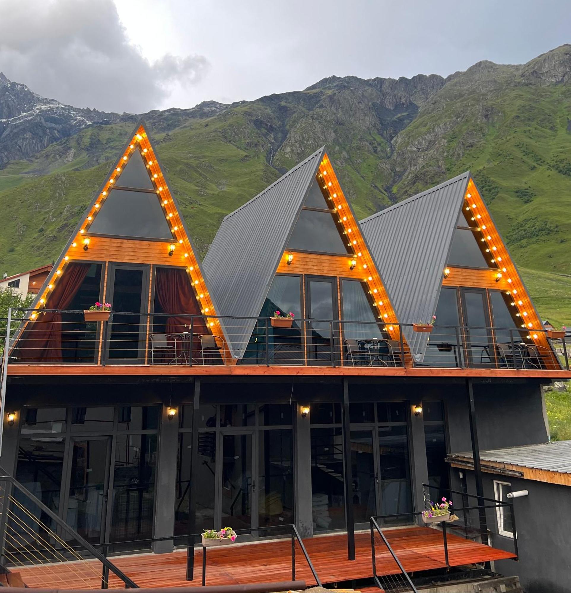 Pyramid Kazbegi Hotel Luaran gambar
